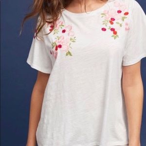 Anthro akemi+kin floral embroidered tee